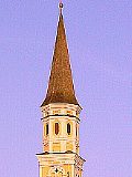 Patron der Kirche ist der hl. Benedikt